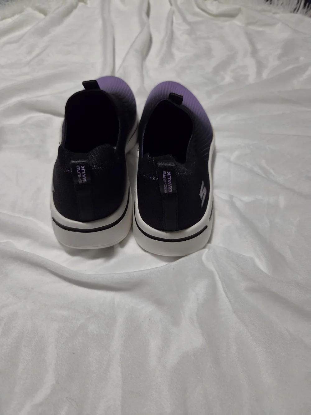 Skechers Womens GOwalk Slip-On Knit Sneakers in Black to Purple Ombre